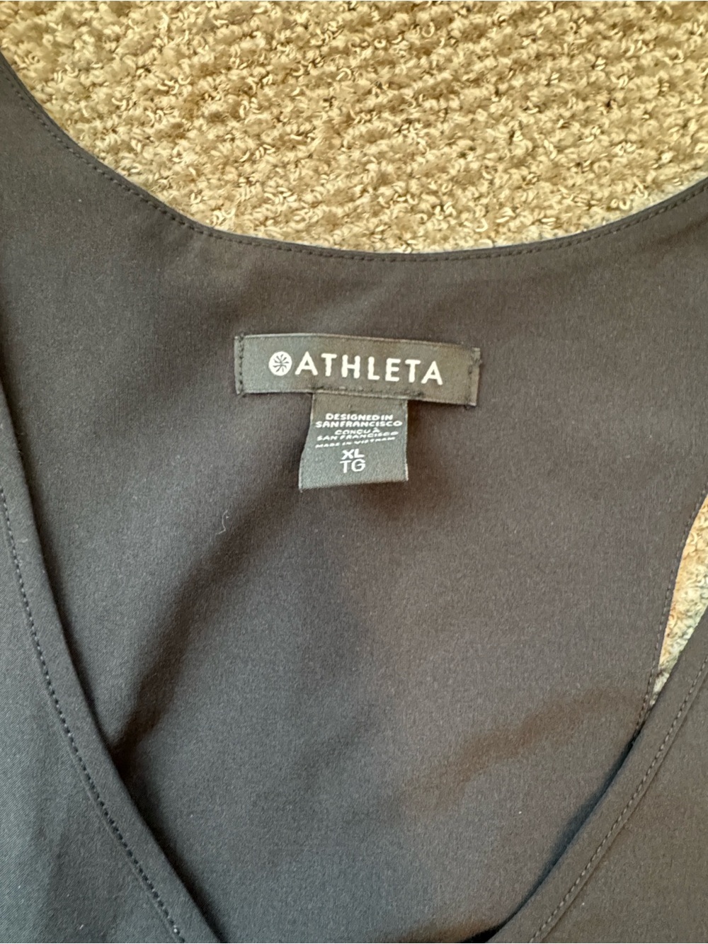 Athleta Swing Forward Pleated Black Racerback Active Tank Size XL - Picture 4 of 6